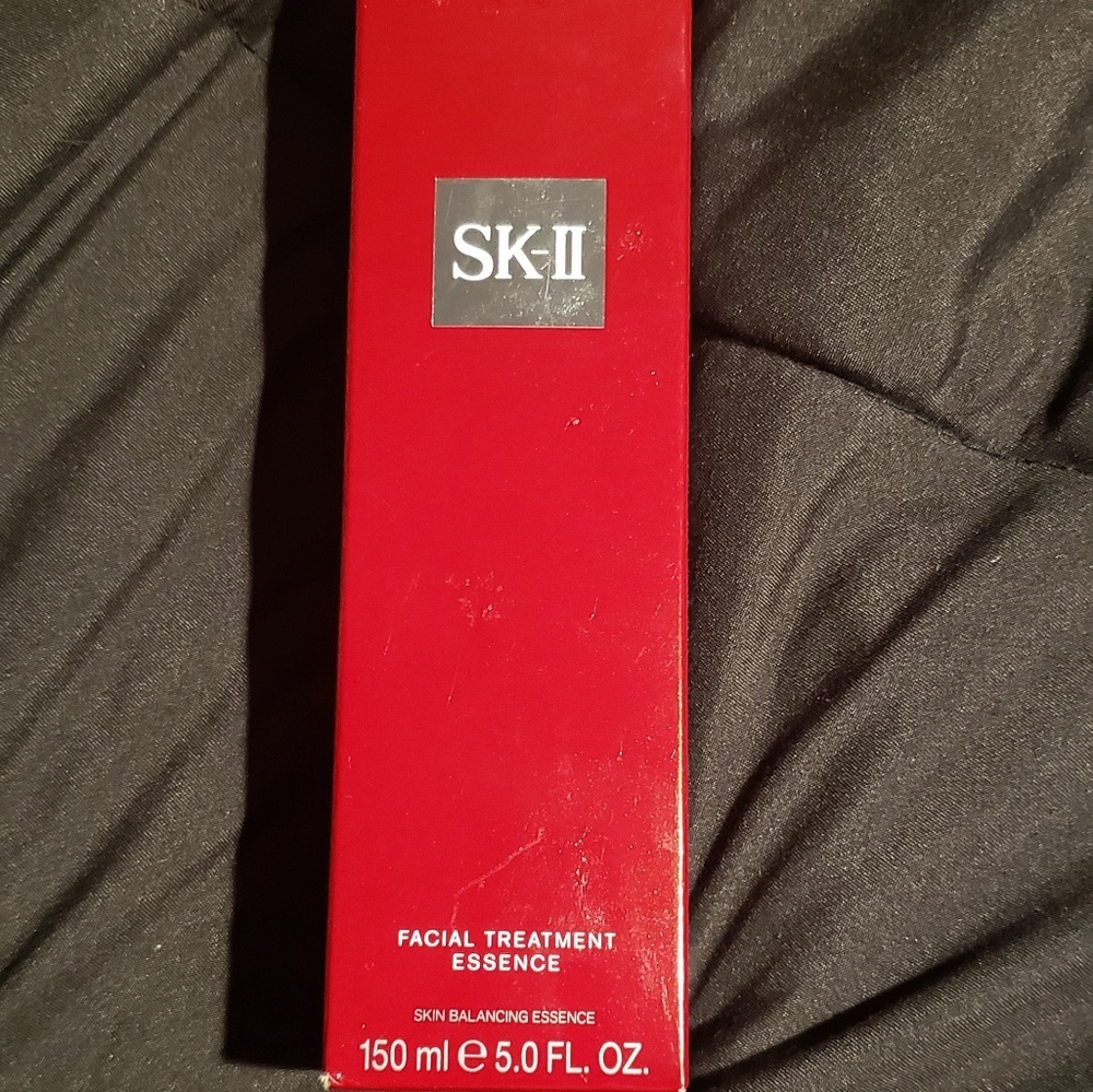 Sk-ll facial treatment essence